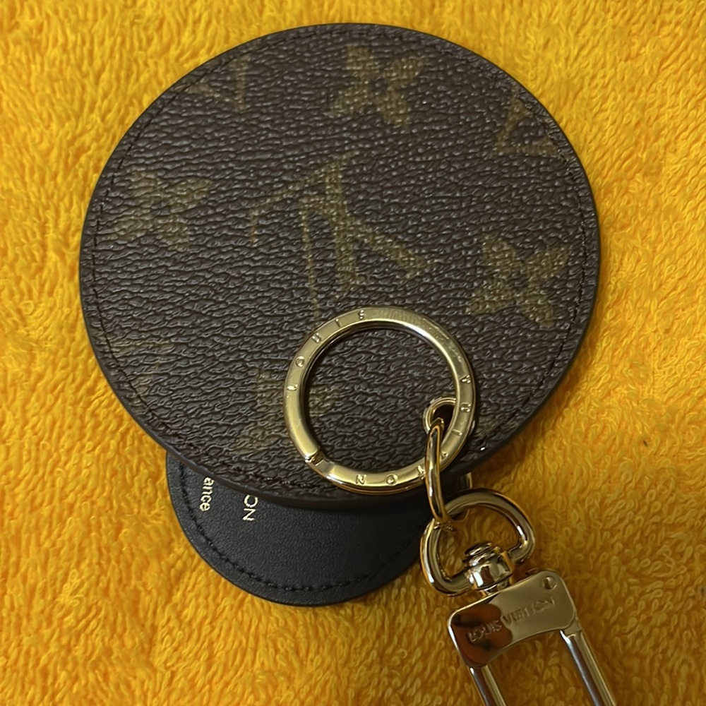 Authentic Louis Vuitton monogram reverse key holder/ bag charm - Picture 6 of 7